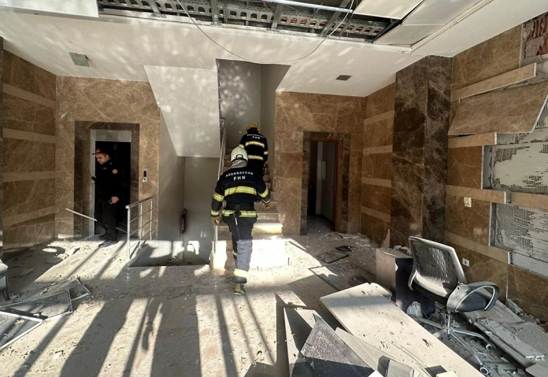 Взрыв прогремел в деловом центре в Баку, из-под завалов достали уже 7 пострадавших