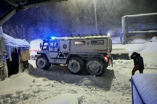 На Камчатке медики более километра несли пациента на руках при штормовом ветре
