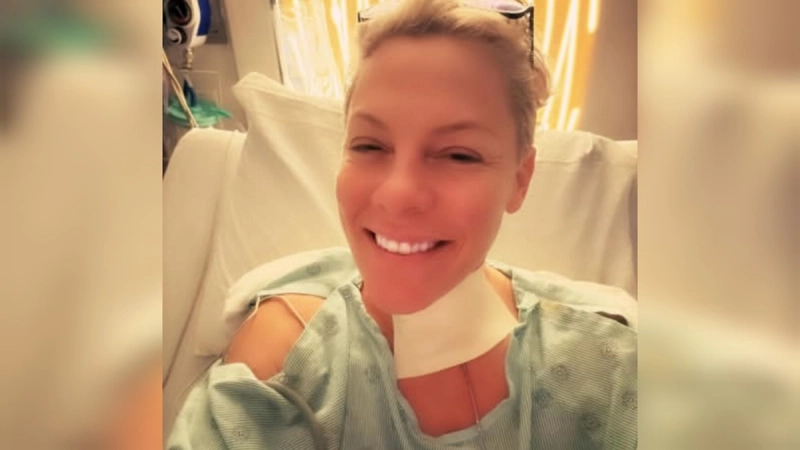 Певица Пинк встретила Новый год в больнице после серьёзной операции