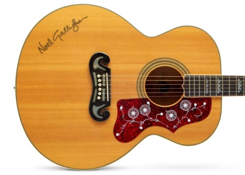 Гитару Ноэла Галлахера из Oasis продали на Sotheby’s за  тысяч